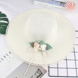 Sombrero de Paja de Ala Ancha para Mujer, Estilo Moderno, con Lazo de Flores Frescas, Protección Solar, para Verano y Playa - Product Image 6