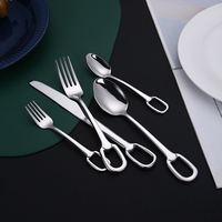 Ensemble de couverts créatif en acier inoxydable 18/10 durable avec trou de suspension, finition miroir, logo gravé au laser, impression personnalisée, design classique pour la maison