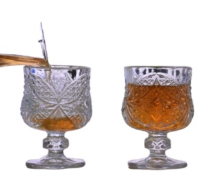 Juego de vasos de chupito de estilo clásico de 1,75 onzas súper bonitos de 6 copas de vino con tazas de té y platillos para Sherry Cordial - Product Image 1