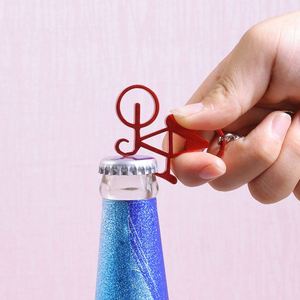 Porte-clés décapsuleur en métal avec logo personnalisé - Forme de mini vélo, outil pratique, cadeau promotionnel pour cyclistes, vente en gros - Product Image 2