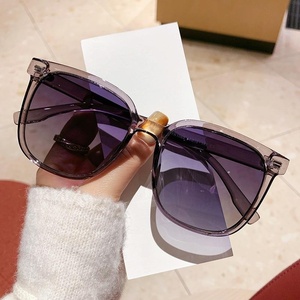 New sunglasses women's high-end polarized sunglasses anti-ultraviolet large <b>frame</b> face small driving TR sunglasses big <b>name</b> - Product Image 3