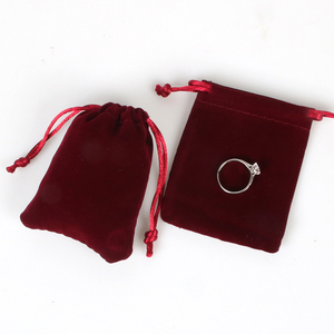 ถุงกำมะหยี่สีแดงแบบมีเชือกผูก ดีไซน์ทันสมัยสำหรับสุภาพสตรี ใช้ซ้ำได้สำหรับใส่เครื่องประดับ - Product Image 5