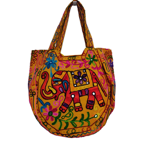 Pochette à fermeture éclair perlée de fournisseur indien, design compact, idéale pour les voyages, les soirées et l'usage quotidien, disponible à un prix raisonnable - Product Image 4