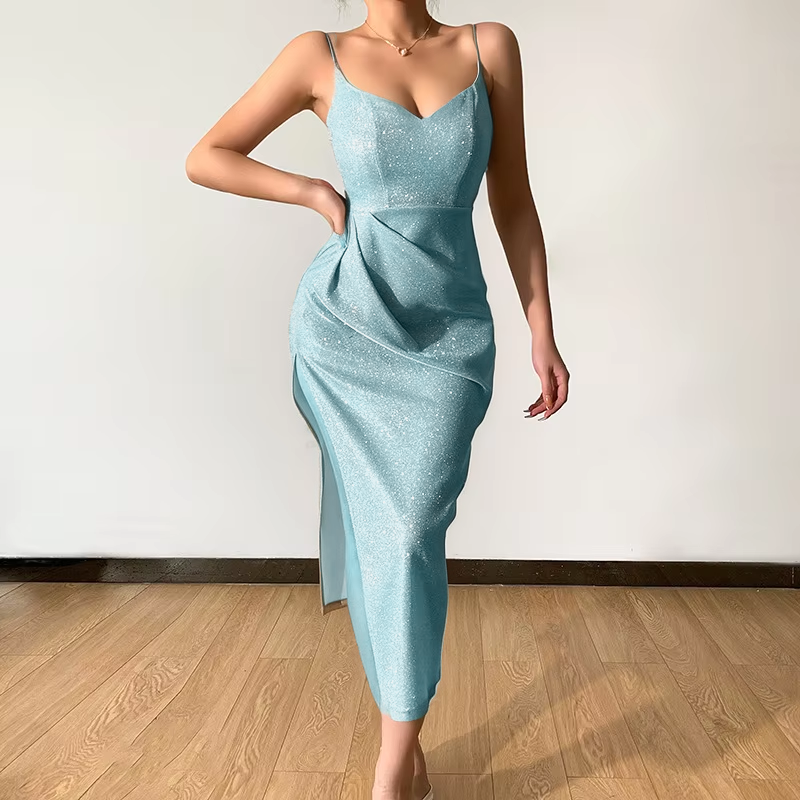 มีสีเขียวขุ่น