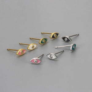 Boucles d'oreilles clous <span class=keywords><strong>Lucy</strong></span> en cuivre plaqué or 18 carats avec points <span class=keywords><strong>de</strong></span> zirconium cubique délicats, hypoallergéniques, pour femmes, bijoux pour rendez-vous galant - Product Image 1