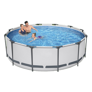 El conjunto de <span class=keywords><strong>piscina</strong></span> elevada <span class=keywords><strong>Bestway</strong></span> 56406 <span class=keywords><strong>Steel</strong></span> <span class=keywords><strong>Pro</strong></span> <span class=keywords><strong>MAX</strong></span> es una <span class=keywords><strong>piscina</strong></span> familiar popular diseñada para la diversión de verano en el patio trasero. - Product Image 2