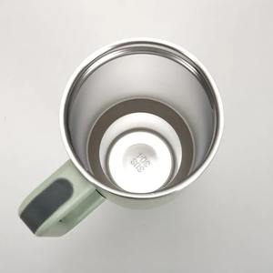 กระติกน้ำสุญญากาศสแตนเลสแบบมีหูจับและหลอดดูด ขนาด 40 ออนซ์ สั่งทำโลโก้ได้ ขายส่งจำนวนมาก เก็บอุณหภูมิได้ เหมาะสำหรับการเดินทาง - Product Image 5