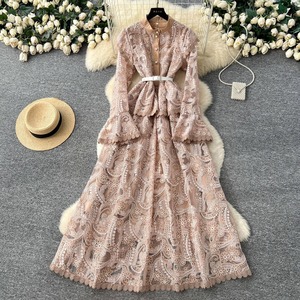Robe de soirée de luxe à broderies lourdes et ajourées, manches cloche, pour banquets formels - Product Image 2