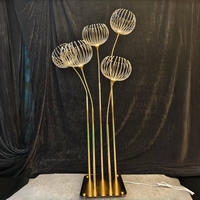 Lampe de sol décorative en fer électroplaqué multi-têtes, motif pissenlit, idéale pour les allées de mariage, les fêtes et les banquets – Meilleure vente