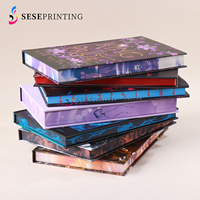 Impression de livres personnalisés à reliure parfaite avec bords pulvérisés et couverture en feuille métallisée pour romans en édition spéciale OEM