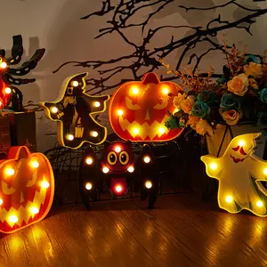 Batterie betriebene Halloween Light Pumpkin Ghost Skelette Fledermaus Spider Festival Bar Home Party Dekor Halloween Ornament