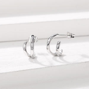 Pendientes Minimalistas de Plata 925, Chapados en Oro Blanco, Geométricos, para Uso Diario, Joyería Unisex, Pendientes Finos - Product Image 3