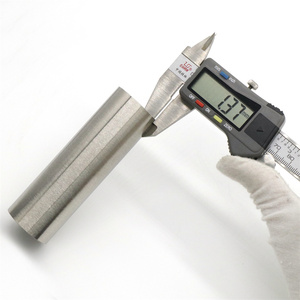 Tubo De Acero Inoxidable <span class=keywords><strong>AISI</strong></span> ASTM A554 <span class=keywords><strong>304</strong></span> Pulido Espejo De 6 Metros Con Forma Cuadrada <span class=keywords><strong>Y</strong></span> Acabado BA Grado De 300 Series ERW - Product Image 5