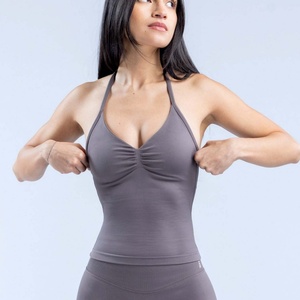 Débardeur de yoga sans couture à col halter en nylon haute élasticité pour femme, modèle original Impact Longline Strappy Top, le plus vendu - Product Image 6