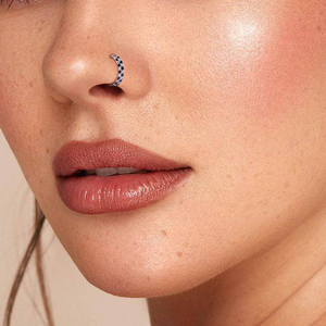 Atacado Moda ASTM F136 G23 Clicker Nariz Anel Pave Branco e Preto CZ Orelha Cartilagem Tragus Helix Lobe Body Piercing Jóias