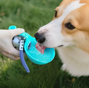 Distributeur d'eau portable pour animaux de compagnie, bol à boire en silicone avec sangle pour les promenades en plein air des chiens et des chats - Product Image 2