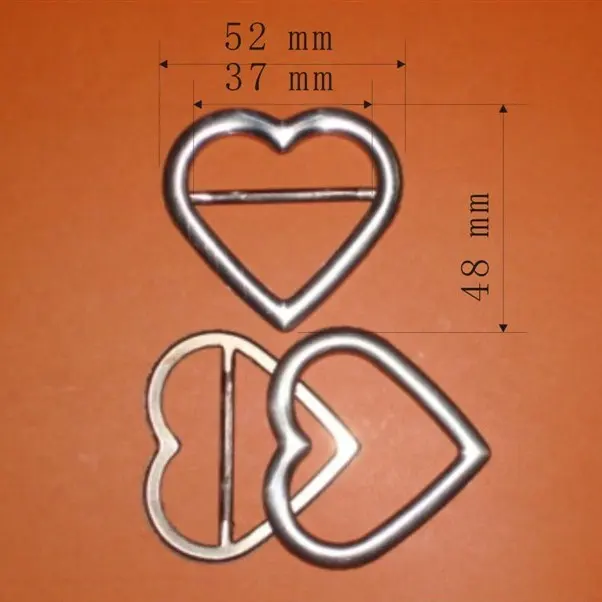 Металлическая пряжка в форме сердца