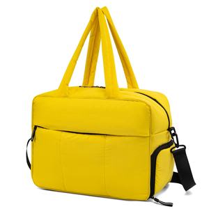 Borsa da Viaggio Weekender per Donne, Borsa Tote Imbottita, Borsone da Trasporto con Scomparto per Scarpe, Colore Cammello Chiaro - Product Image 2
