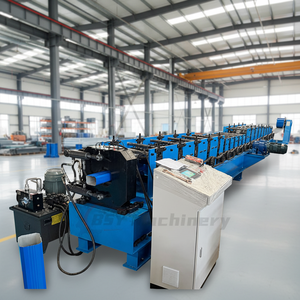 Machine de formage à rouleaux pour gouttières de toit en acier coloré, pour la fabrication de <span class=keywords><strong>coude</strong></span> de descente de <span class=keywords><strong>gouttière</strong></span> avec moteur - Product Image 1