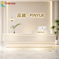 Comptoir de réception incurvé moderne blanc cassé avec écran de confidentialité LED lumineux pour salons de beauté, bureaux, halls d'accueil, salles d'exposition – Personnalisable