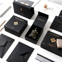 Boîtes magnétiques de parfum haut de gamme personnalisées pour bouteilles de parfum Emballage cadeau de luxe Encre de soja recyclable pour éponge de certification FSC