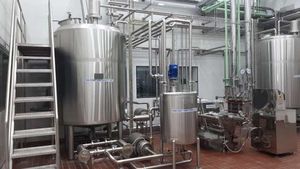 Équipement de traitement des boissons gazeuses gazeuses utilisé pour produire une variété de boissons comme les jus pétillants Soda - Product Image 5