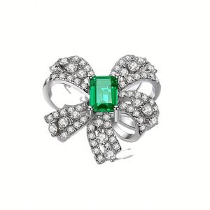 Conjunto de Collar, Pendientes y Anillo de Plata 925 con Circonita Corte Esmeralda Verde Esmeralda de 5x7mm, Diseño Floral, Regalo para Boda, Compromiso o Fiesta - Product Image 3