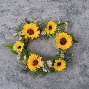 พวงดอกทานตะวันประดิษฐ์ CallaFloral สำหรับตกแต่งบ้าน งานแต่งงาน ตกแต่งผนัง ทำจากพลาสติกและผ้าทอ รุ่น CF02020 - Product Image 3