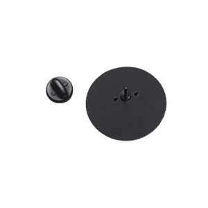 Spilla Smaltata del Gioco d'Avventura Decifrato Professor Layton, Accessorio di Moda per Abbigliamento, Regalo per Amici - Product Image 5