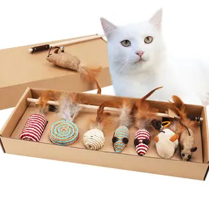 新产品有趣的猫棒，毛绒卡通猫玩具简单设计羽毛鸟和铃铛猫棒价格便宜