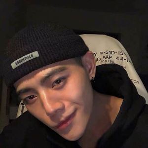 <b>Men's</b> <b>Winter</b> Warm Pullover Cap Outdoor Fashionable Knitted Wool Beanie Street-Style Fashion Beanie <b>Hat</b> for <b>Men</b> Women - Product Image 2