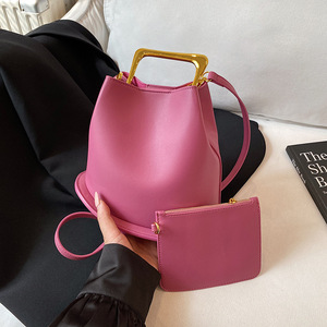 Bolsos de Mano de Moda para Mujer, Bolsos de Hombro de Cuero PU Multicolor con Asa de Metal, Bolsos Cruzados con Logotipo Personalizado - Product Image 3