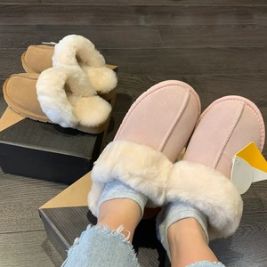 รองเท้าแตะแบบหนาพิเศษสำหรับใส่ในบ้าน ดีไซน์นุ่มสบาย หรูหรา สำหรับผู้หญิง สไตล์ฤดูหนาวและฤดูใบไม้ผลิ ยี่ห้อ Uggs แบบสั่งทำพิเศษ - Product Image 5