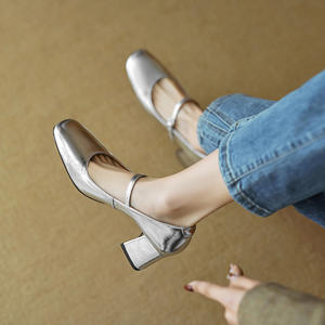 Sandales Mary Jane à talons épais en similicuir avec boucle pour femme – Rouge, élégantes, pour le quotidien, été, avec nœud et perles, tendance mode - Product Image 5