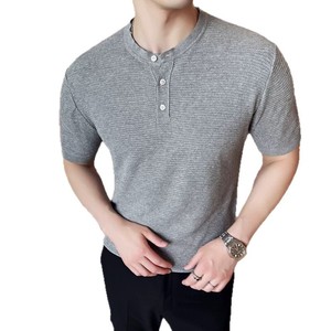 เสื้อโปโลแขนสั้นคอเฮนลีย์สำหรับผู้ชาย สีพื้น สีแอพริคอตเทา พร้อมป้าย - Product Image 5