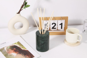 زجاجة معطر جو فاخرة كبيرة من الرخام مع أعواد كبيرة للسيارة والمنزل - Product Image 2