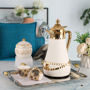 Thermos in Vetro con Corpo Metallico Decorato a <span class=keywords><strong>X</strong></span> Rivestimento Bianco Dorato Forma Triangolare 1,0 Litri - Product Image 1