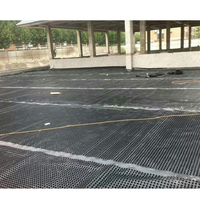 L'usine fournit des panneaux de drainage pour fosses à vin, ainsi que des produits d'étanchéité pour les sous-sols, les garages et les jardins.