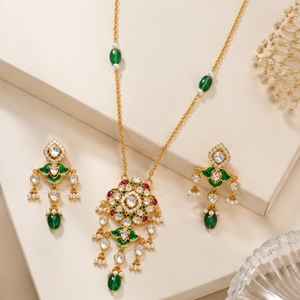 Elegante Juego de Collar y Aretes Modernos de Plata 925 con Moissanita, Diseño Tradicional para Mujer, Joyería para Fiesta o Boda - Product Image 1
