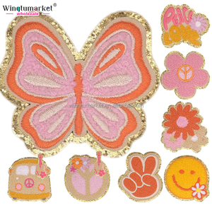 Venta al por mayor cara sonriente parche de viaje mariposa Arco Iris Preppy apliques Chenille hierro brillo bordado sombreros camisetas parches - Product Image 1