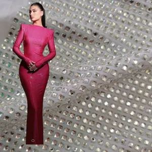2024 Luxus funkeln 4-wege stretch stoff mit quadratischen Strasssteinen Kristallsteine für Festival-Outfits