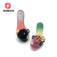 Nouvelles Sandales et Chaussons Tendance pour Femme : Chaussures Bonbon Luxe en PVC avec Fleur Rose pour Mariage