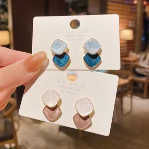 Boucles d'oreilles carrées à géométrie de style Hong Kong pour femmes, boucles d'oreilles simples de tempérament, bijoux de mode
