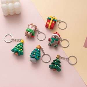 Llavero de PVC de goma suave, bonito colgante navideño de Papá Noel y árbol de Navidad, muñeco colgante, pequeño regalo - Product Image 3