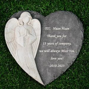 Décoration murale commémorative personnalisée en forme de cœur d'ange, plaque en résine artisanale avec ange en prière et message gravé - Product Image 6