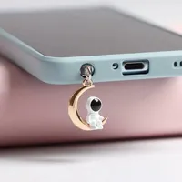 Charme anti-poussière pour port de charge, adorable bouchon anti-poussière, kawaii, prise USB type C pour iPhone, bouchon de protection pour prise jack d'écouteurs, pendentif
