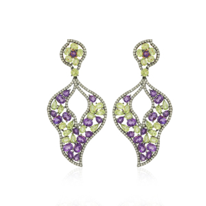 Boucles d'oreilles pendantes ajourées en améthyste et péridot avec pavé de diamants, ornées de pierres ovales à coupes variées - Product Image 3