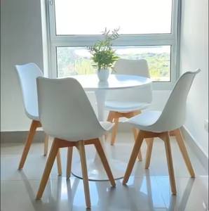 Table de cuisine ronde en MDF avec plateau en forme de tulipe et base en métal sur pied, idéale pour la salle à manger – Vente Flash Usine - Product Image 5