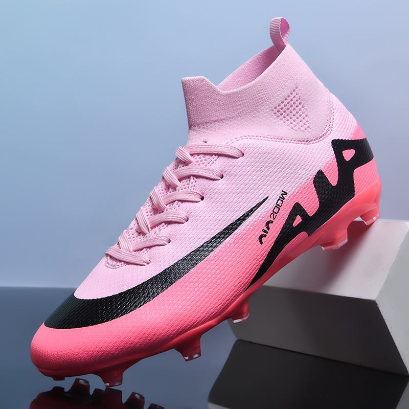 zapatos de fútbol ejemplar por su estilo y eficacia