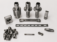 Pièces usinées CNC sur mesure en acier inoxydable, connecteurs industriels de précision à rainures pointues, service de tournage de quincaillerie